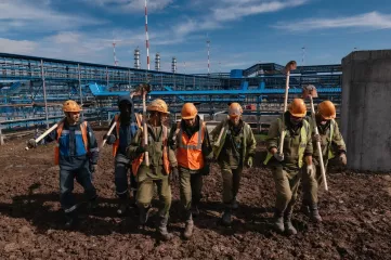 владимир Путин открыл мостовой переход, в строительстве которого принимали участие Российские студенческие отряды - фото - 8