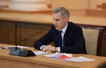 губернатор Смоленской области провел оргкомитет по подготовке и реализации проекта «Смоленск – Молодежная столица России – 2026» - фото - 11