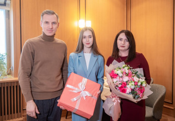 губернатор Смоленской области исполнил мечту юной смолянки - фото - 4