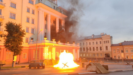 в Смоленске прошла историческая реконструкция водружения знамени освобождения Смоленска - фото - 6